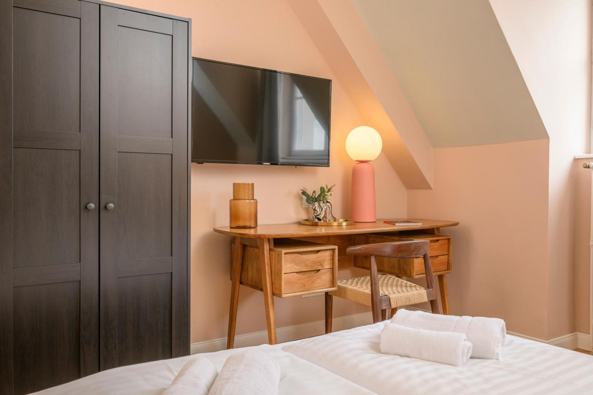 Palais Palffy Suits Вена Экстерьер фото